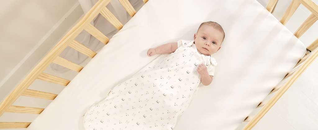 Keababies Paquete de 2 sábanas impermeables para cuna Isla [Protect+] (blanco suave), color: blanco suave