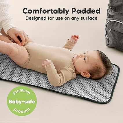 Keababies Alfombrilla para cambiar pañales Swift (Negro Geo), Color: Negro Geo