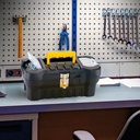 CAJA HERRAMIENTAS 16" CERRADURA METALICA NEGRA TAPA